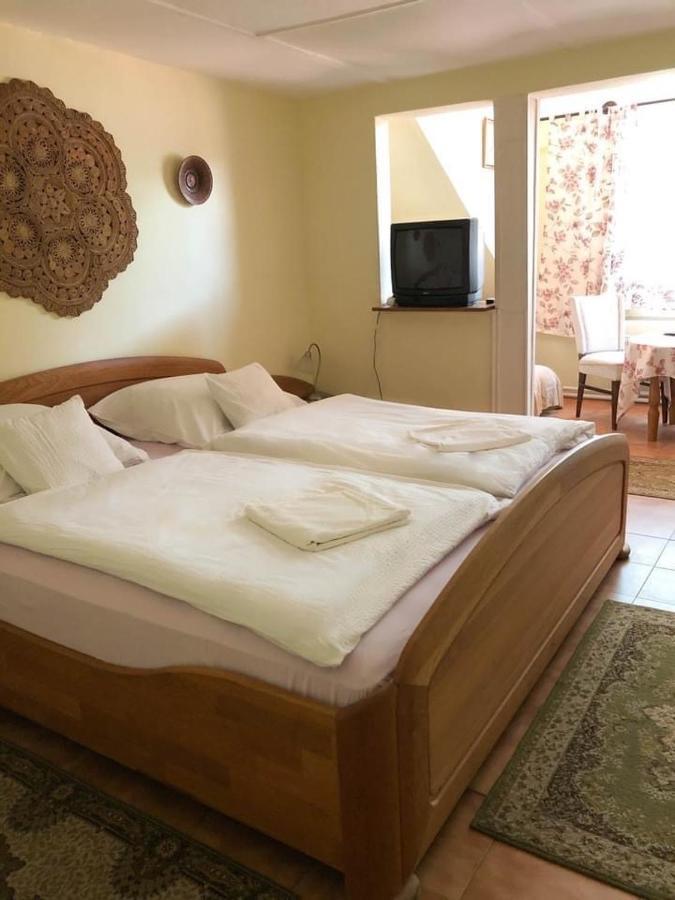 Hotel Talizman Etterem Panzio Miskolc Esterno foto