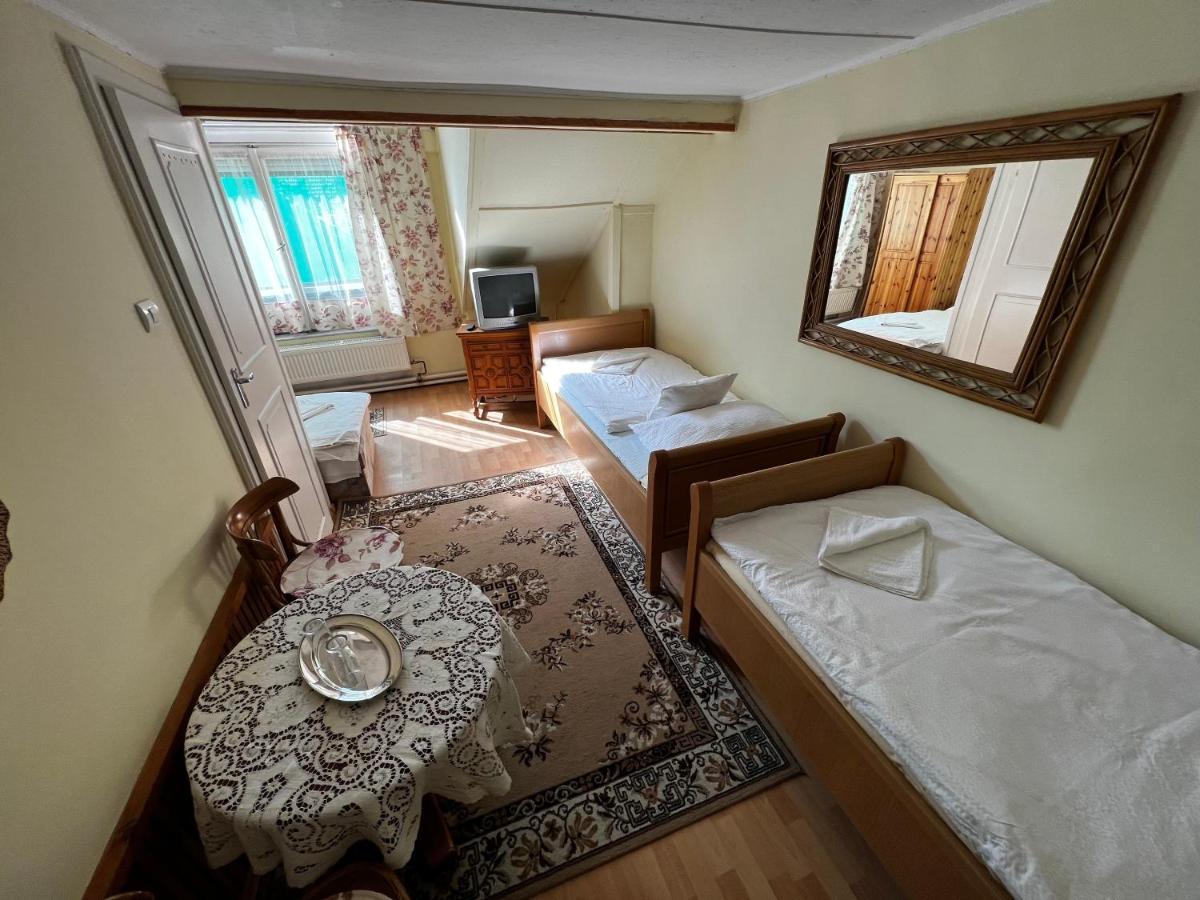 Hotel Talizman Etterem Panzio Miskolc Esterno foto